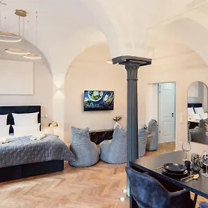https://new-luxus-suite-i-two-kingbeds-i-center-i-netflix.getmunichhotels.com